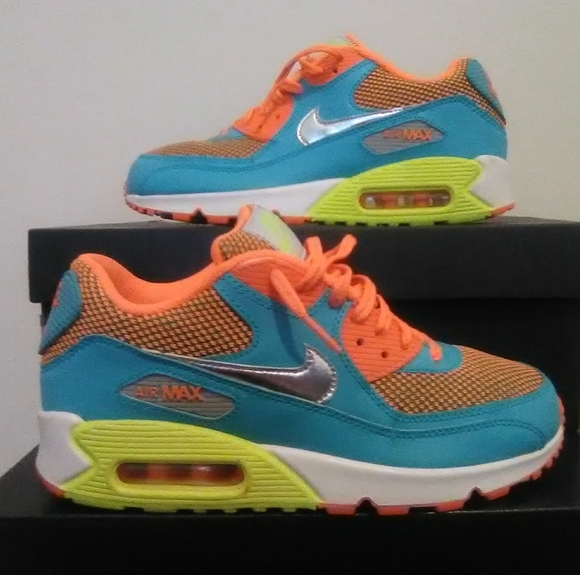 Nike Other - Air Max 90's (Size 7Y)